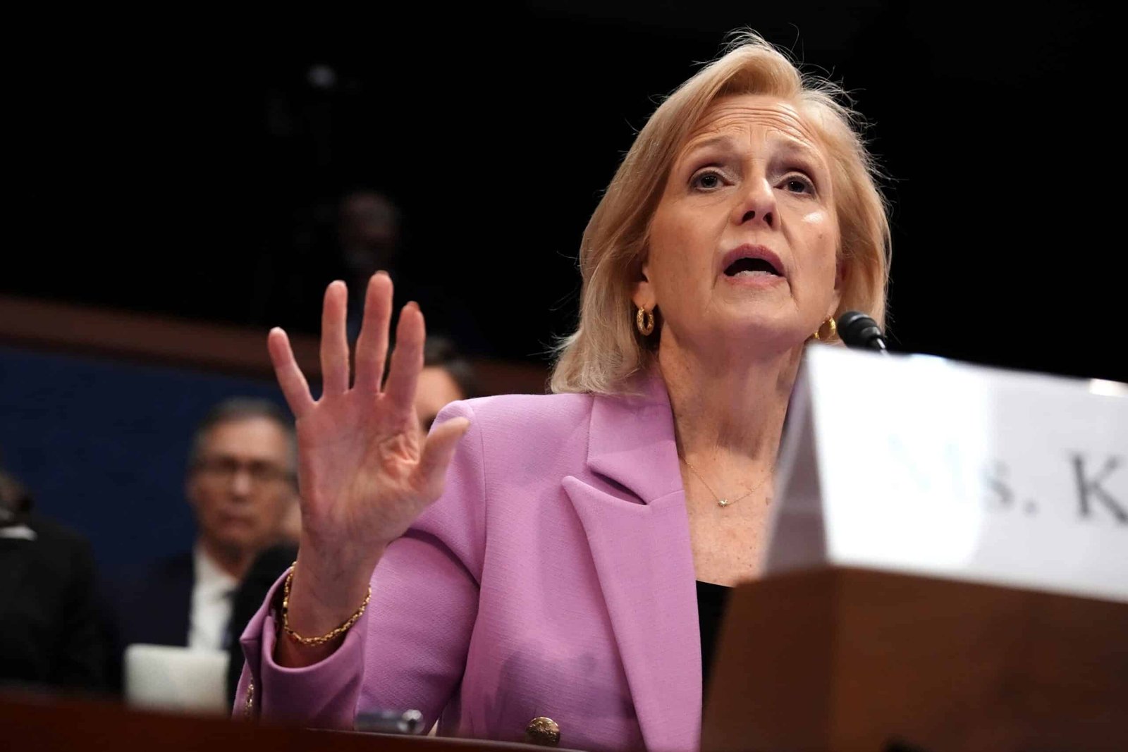 Republicans accuse NPR, bias PBS at the camera audience; Democrats rebuke it as a partisan attack