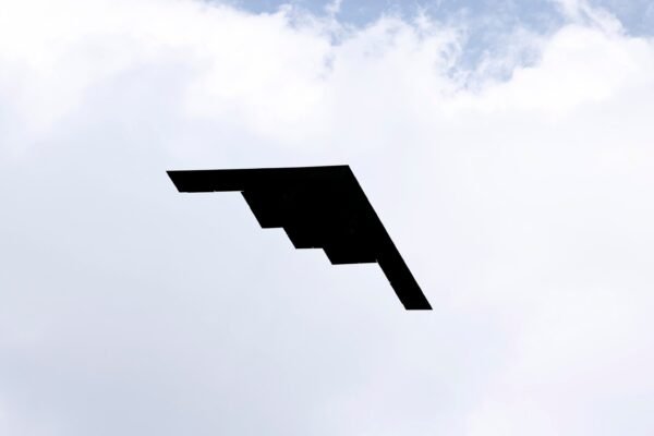 B-2 stealthy bombers flew to the Alaska base before the Trump-Poutin meeting: officials B-2 stealthy bombers flew to the Alaska base before the Trump-Poutin meeting: officials